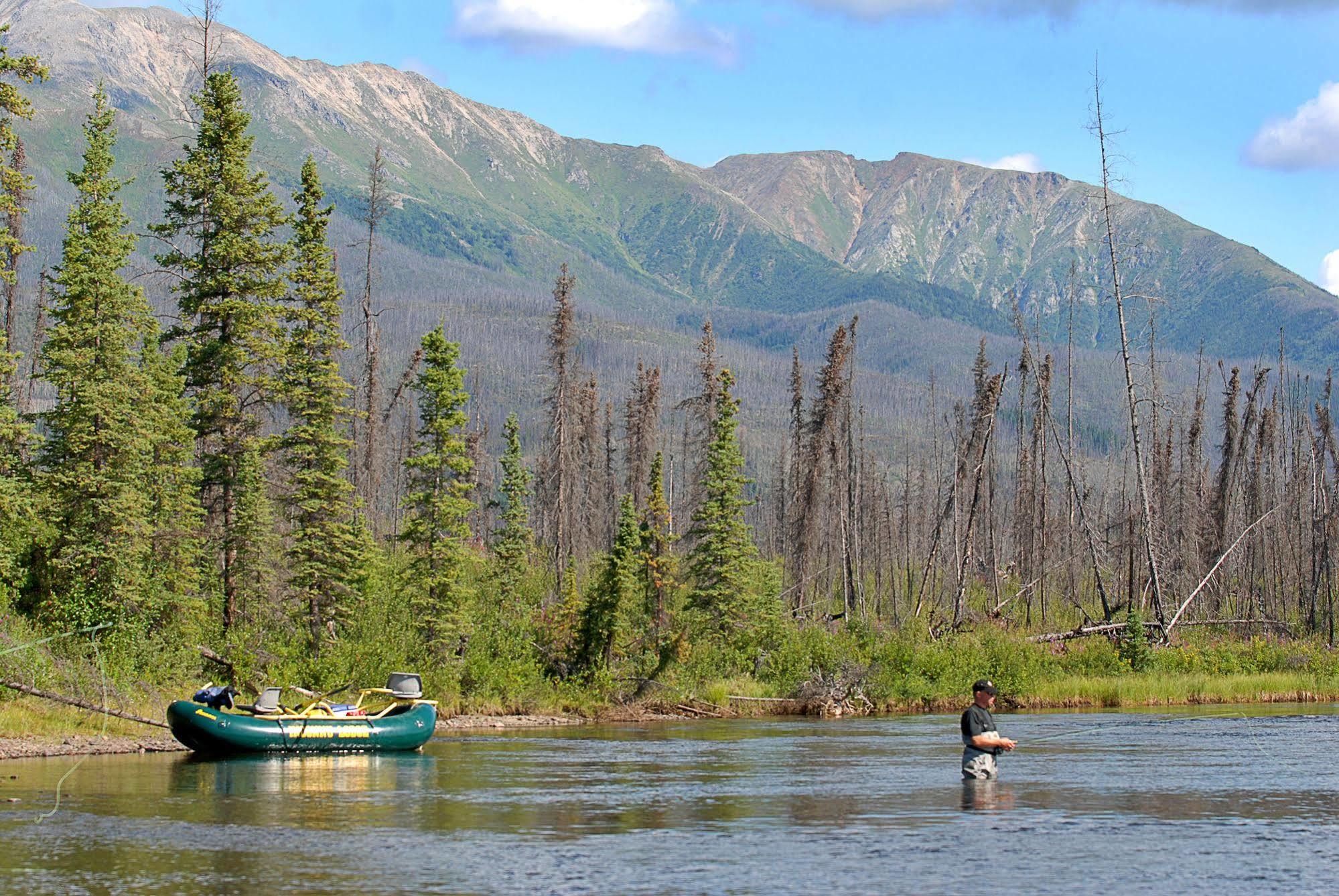Inconnu Lodge Mcevoy Lake Экстерьер фото